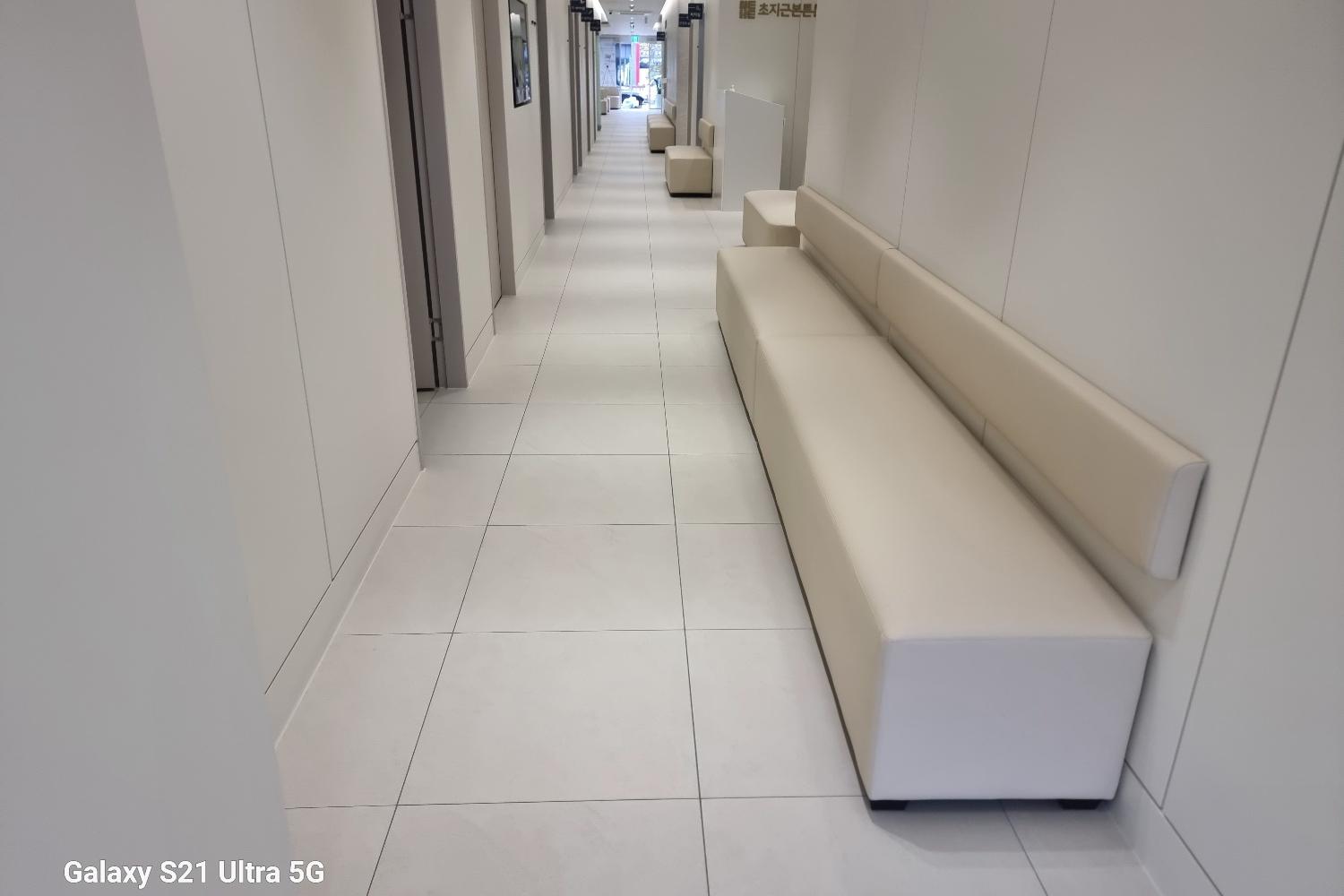 시공 팀 작업 장면