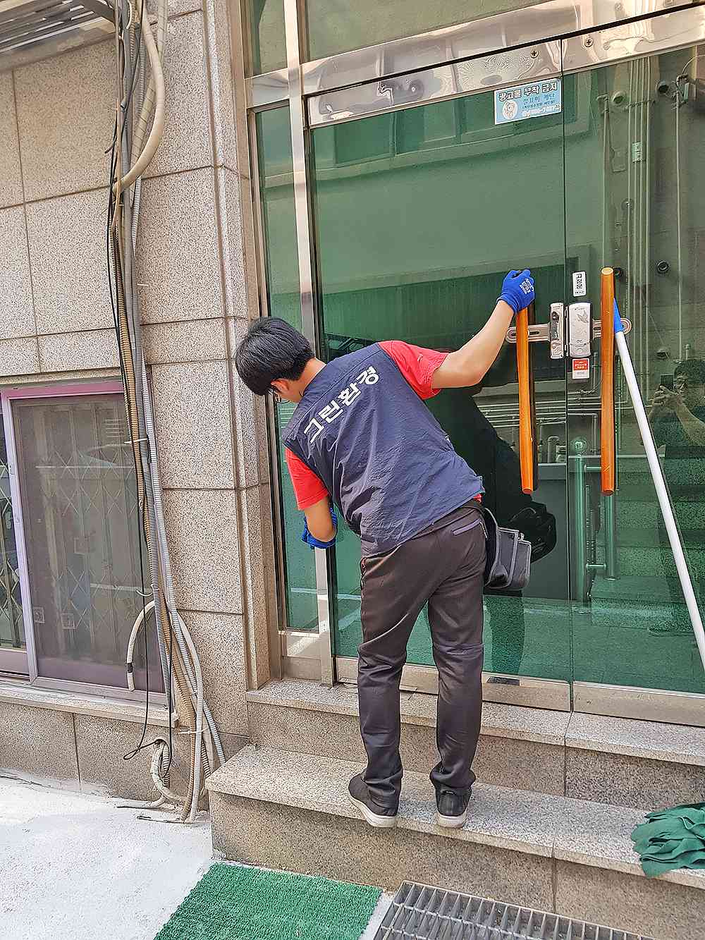 서울 계단 주1회 정기청소하는 중입니다.