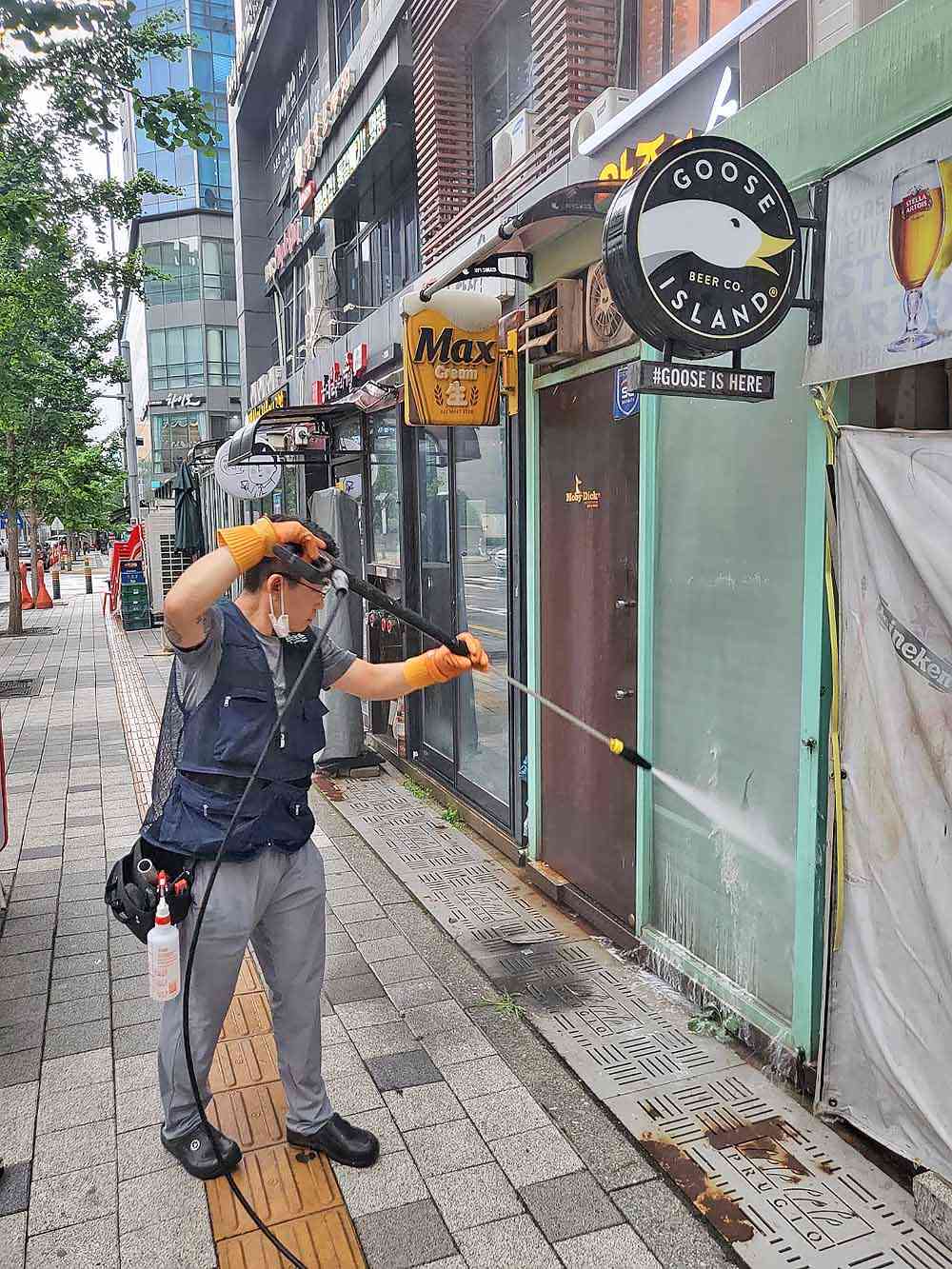 서울 매장인수 청소 전문업체하는 중입니다.