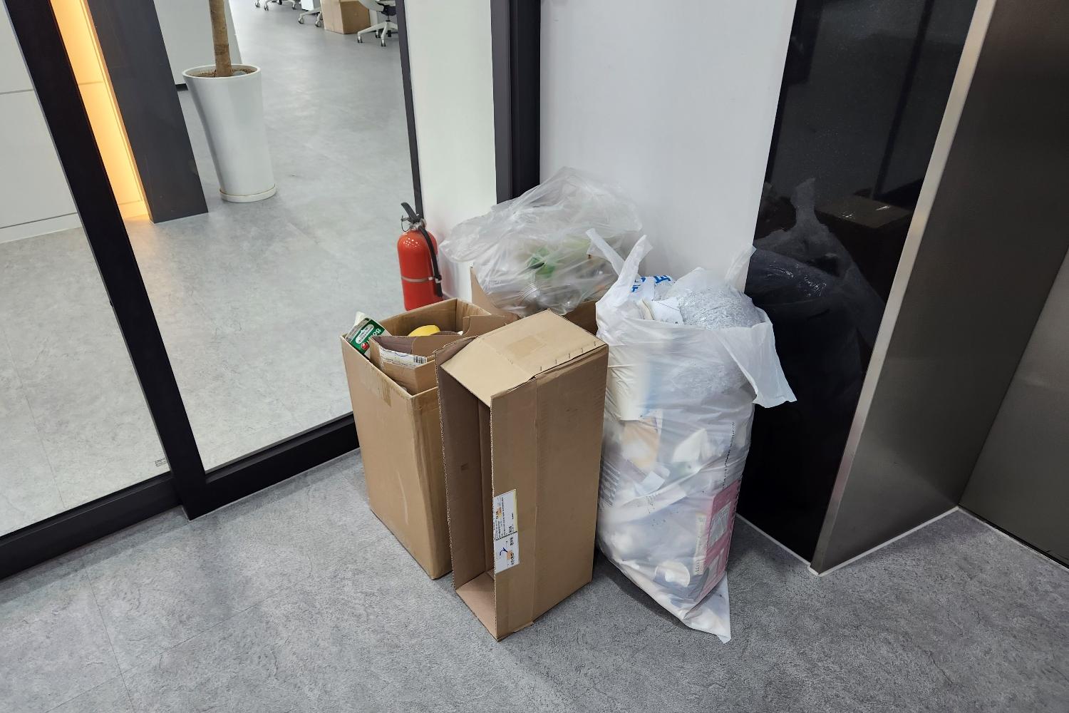 쾌적한 환경의 사무실 모습