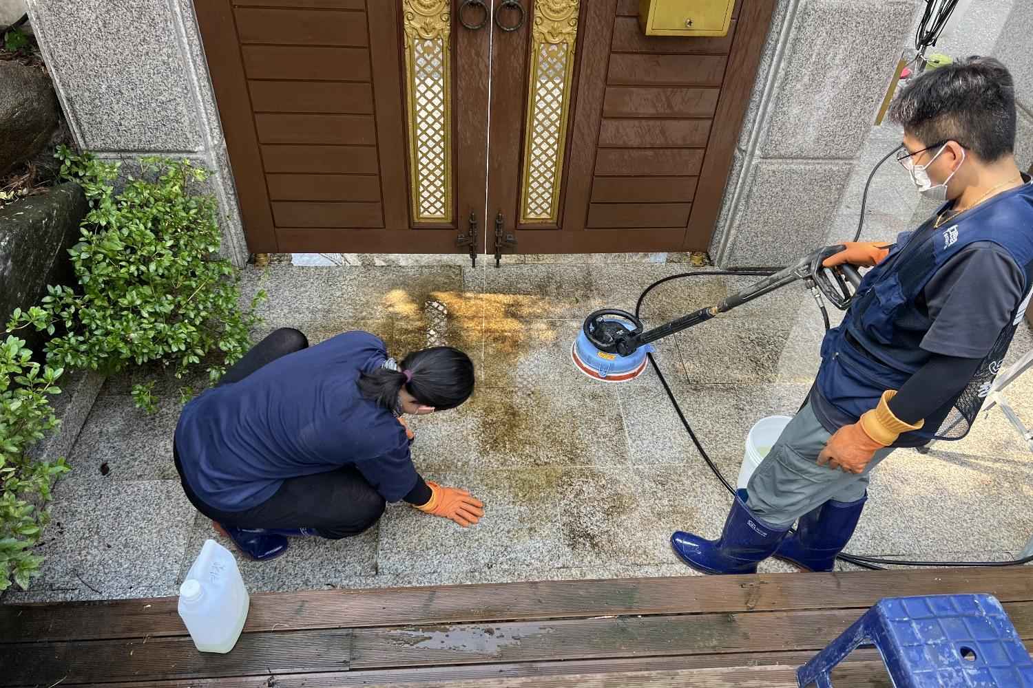 외벽 청소 전후 비교 사진